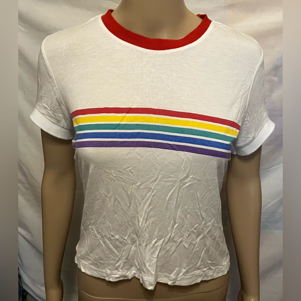 Juniors Medium Rainbow Cropped rue 21 T-Shirt